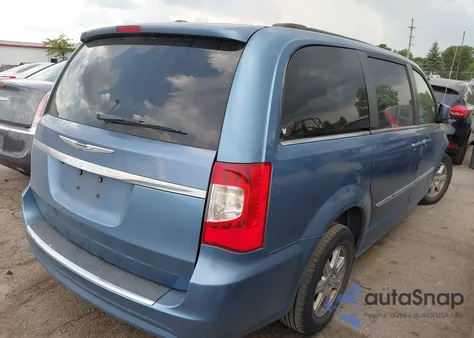 2011 Chrysler Town & Country Touring z USA, uszkodzony, nr VIN 2A4RR5DG2BR797808